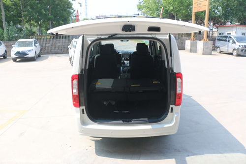 實拍江淮瑞風(fēng)M3新車到店 實用與性價比的完美結(jié)合